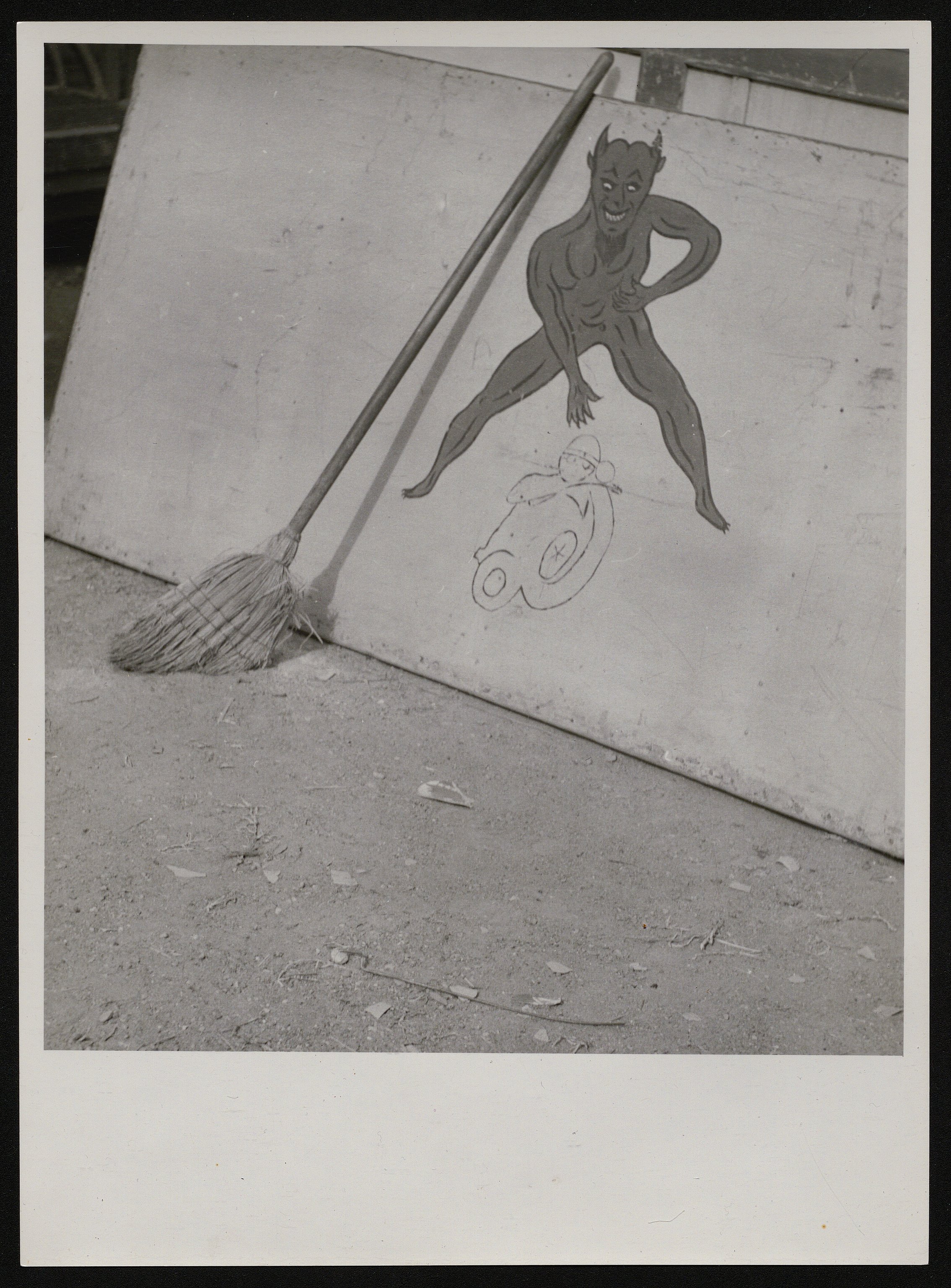 Graffiti (positivo) di Balocchi, Vincenzo (seconda metà XX)