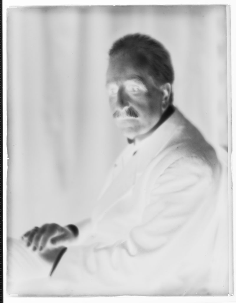 Uomini - Ritratti (negativo) di Balocchi, Vincenzo (prima metà XX)