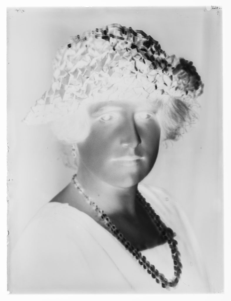 Donne - Ritratti (negativo) di Balocchi, Vincenzo (prima metà XX)