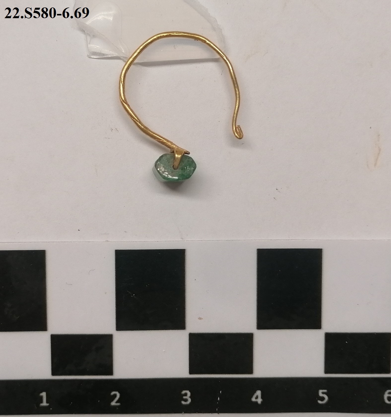 SINGOLO OGGETTO/ orecchino, PERIODIZZAZIONI/ STORIA/ Età antica/ Età romana/ Età romana imperiale