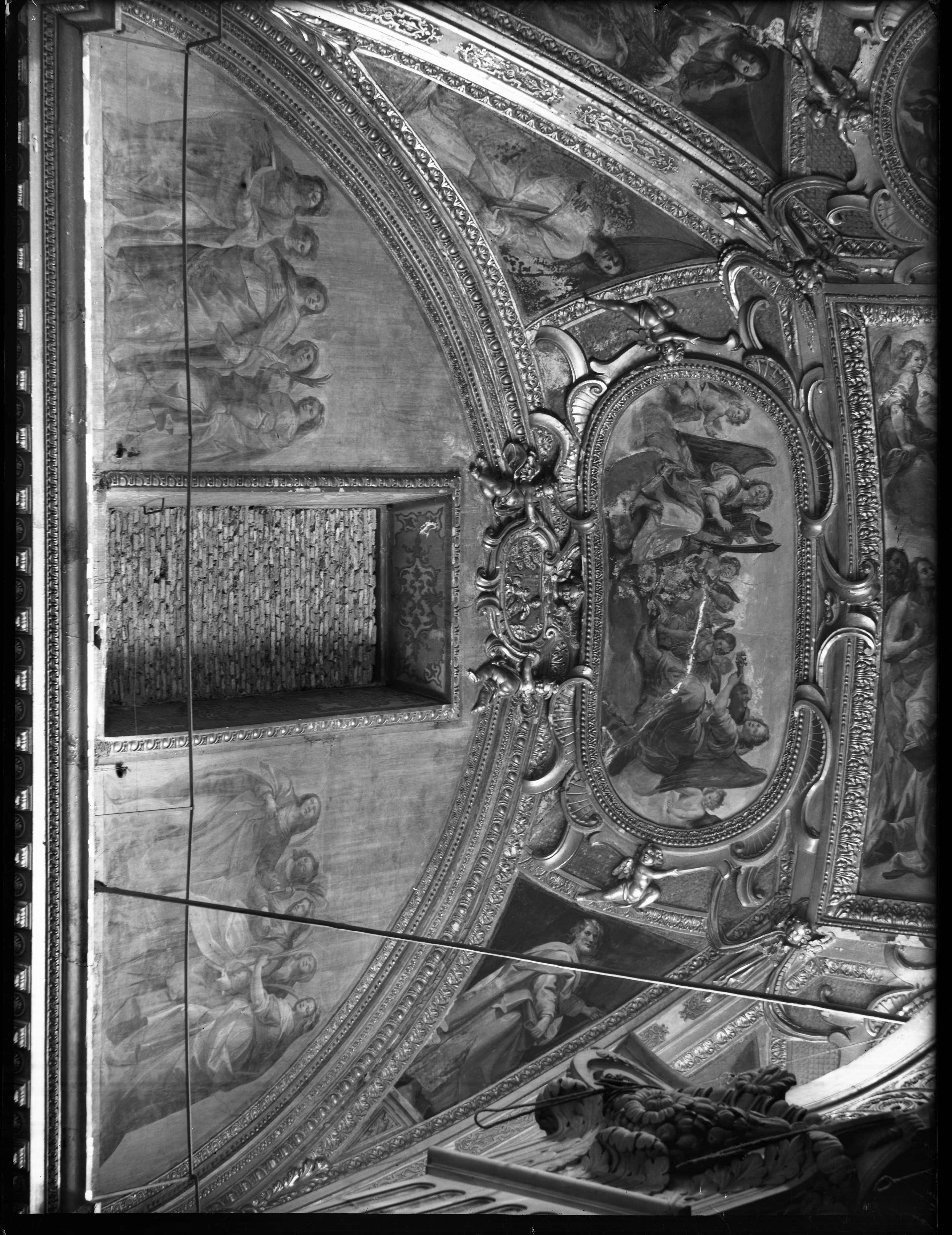 Carlone, Giovanni Battista. Angeli musicanti - Genova - Chiesa della SS. Annunziata del Vastato (negativo) di Cresta (XX)