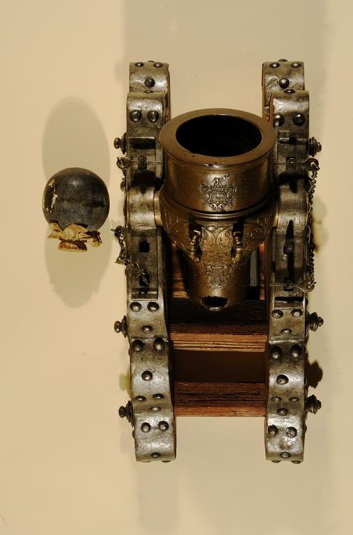 12 Zollen Bombenmorser (modello di artiglieria, mortaio da bomba) - produzione austriaca (sec. XVII)