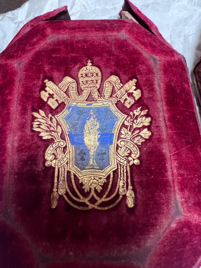 custodia di croce pettorale, elemento d'insieme - ambito italiano (fine sec. XIX)