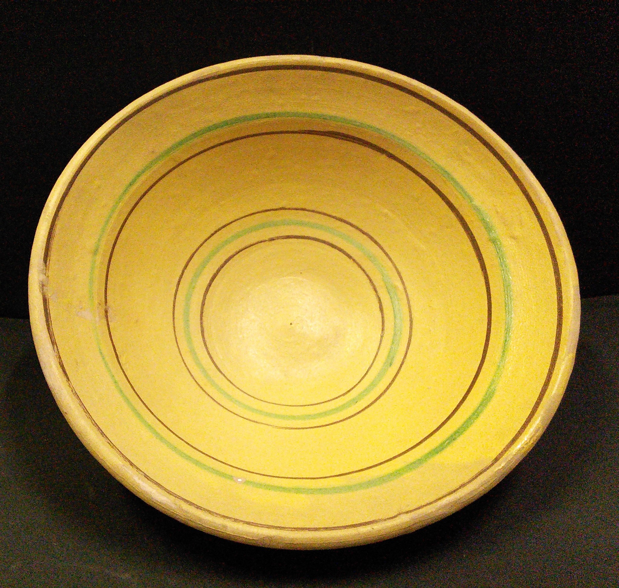 piatto, ARREDI E SUPPELLETTILI/ CONTENITORI, RECIPIENTI E OGGETTI DI USO DOMESTICO