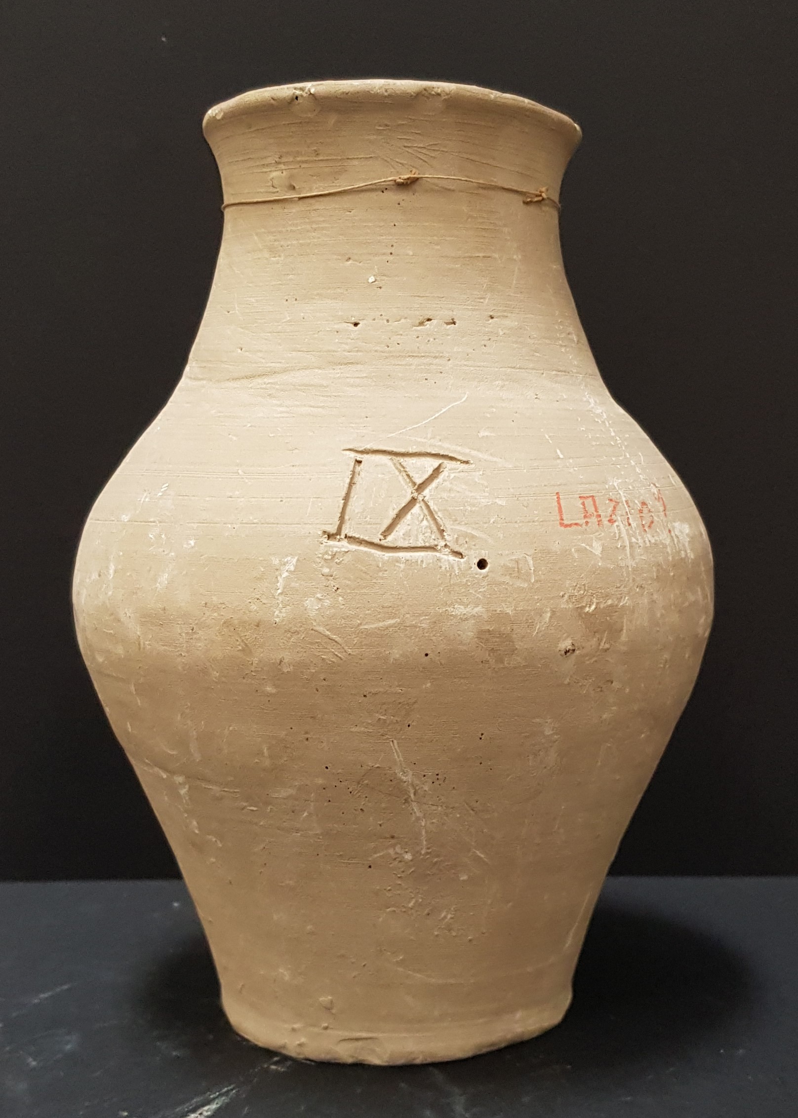 vaso comune, ARREDI E SUPPELLETTILI/ CONTENITORI, RECIPIENTI E OGGETTI DI USO DOMESTICO