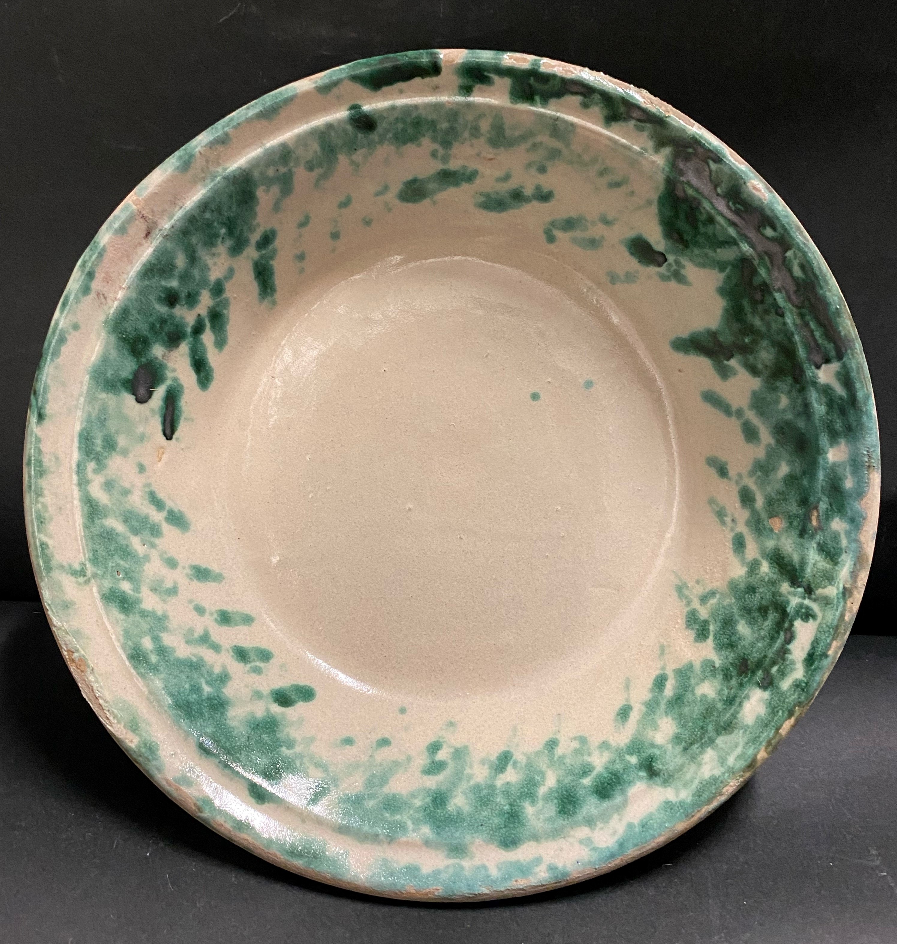 piatto, ARREDI E SUPPELLETTILI/ CONTENITORI, RECIPIENTI E OGGETTI DI USO DOMESTICO