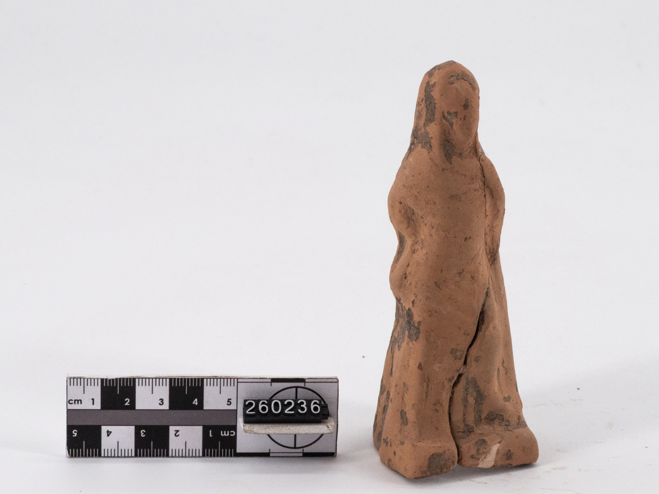 statuetta/ femminile, stante, panneggiata - lucana (metà/ inizio IV a.C.-III a.C)