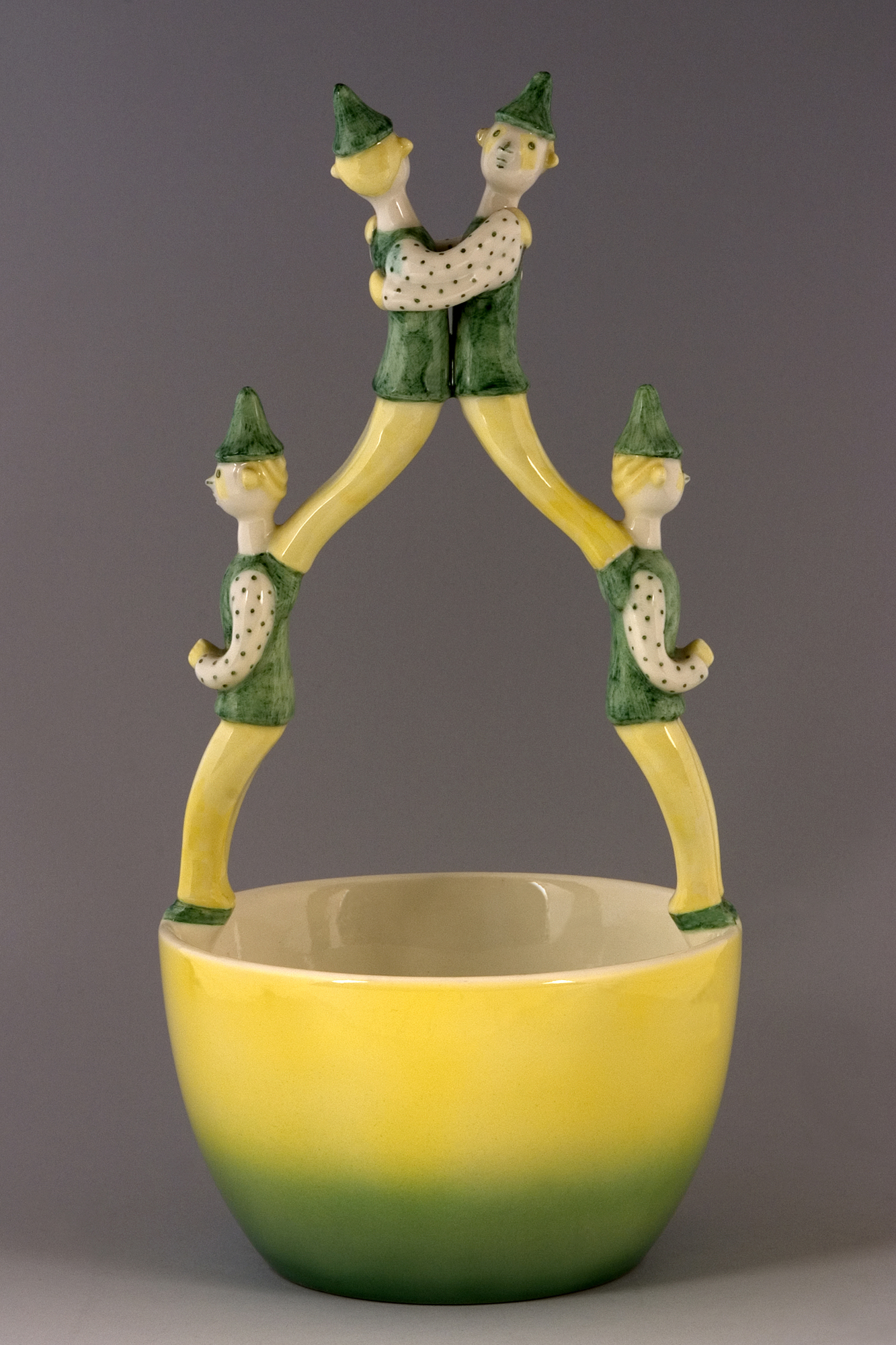 Ciotola Acrobati, quattro acrobati (ciotola) di Sturani Mario, Fabbrica Lenci (anni trenta sec. XX)