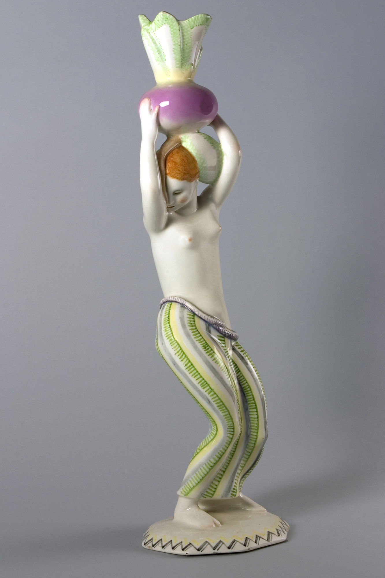 Lampada - Nudino con rapa, figura femminile nuda con una rapa (lampada) di Beltrami Nillo, Fabbrica Lenci (anni venti sec. XX)