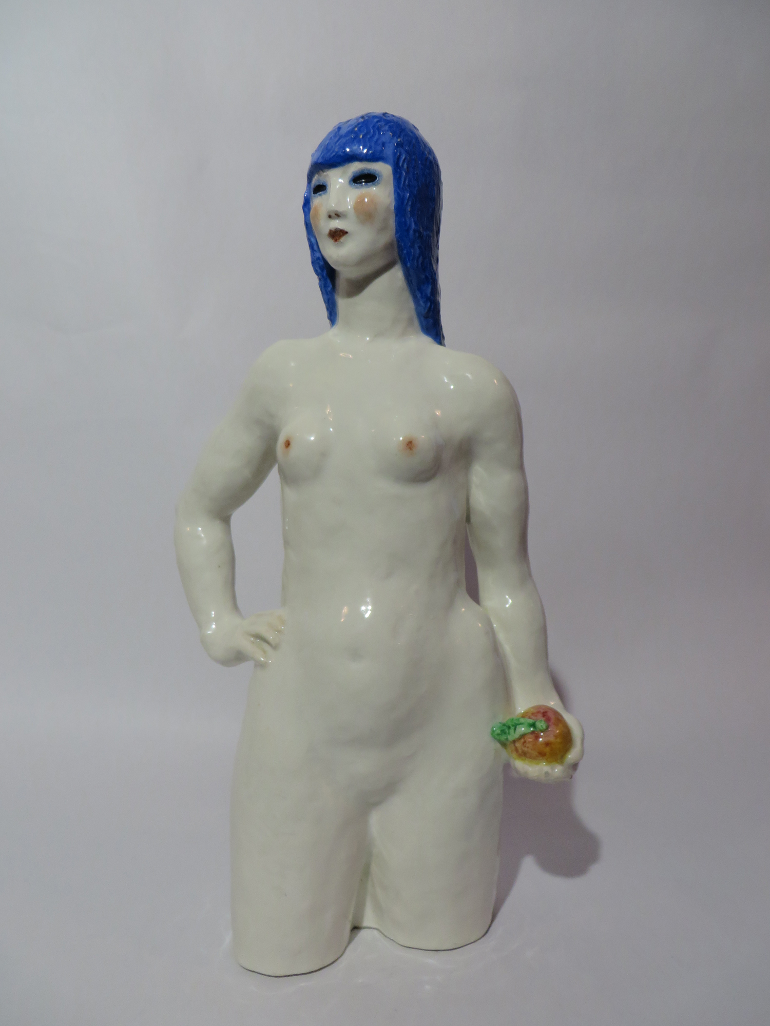 Torso con mela, Mezza figura femminile con mela (scultura) di Chessa Luigi, Fabbrica Lenci (anni trenta sec. XX)