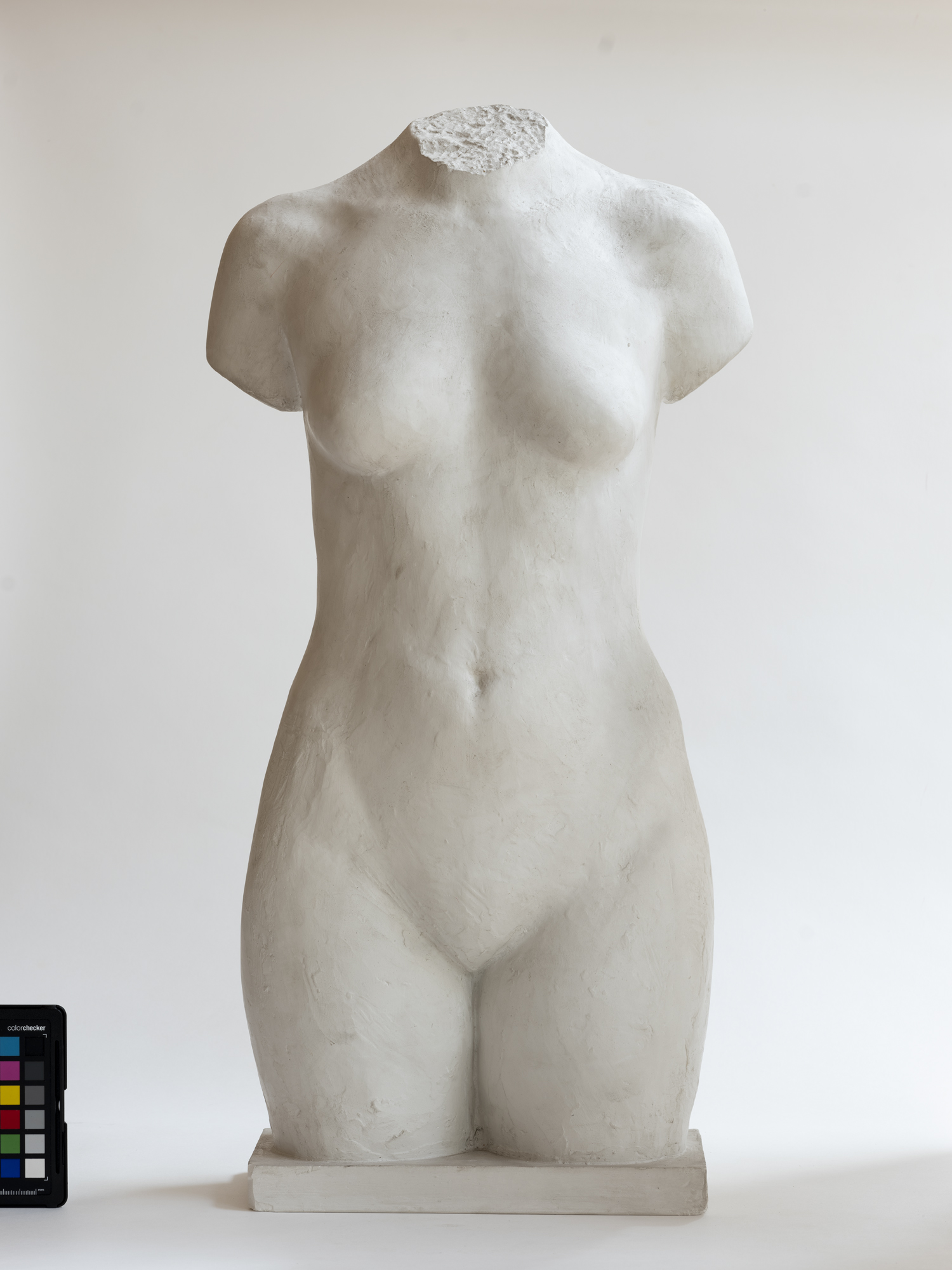 Adolescente, torace femminile (scultura) di Maccagno Nini (anni trenta sec. XX)