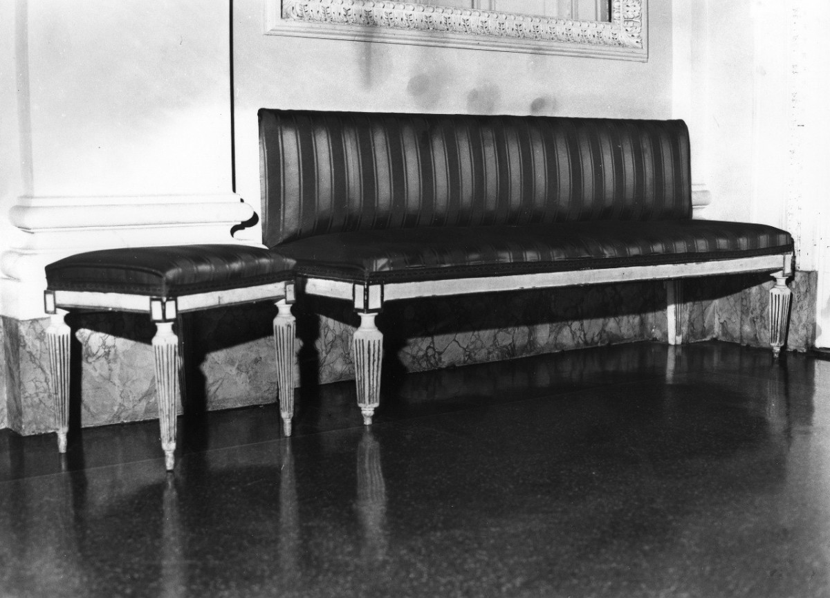 divano, serie - manifattura italiana (metà sec. XIX)