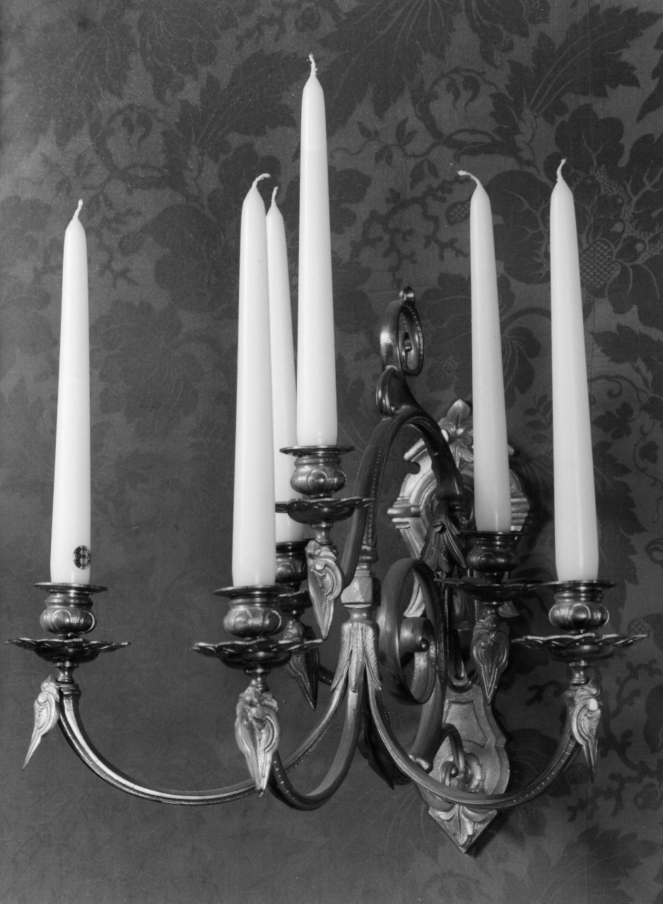 candeliere da parete, serie - manifattura italiana (secondo quarto sec. XIX)