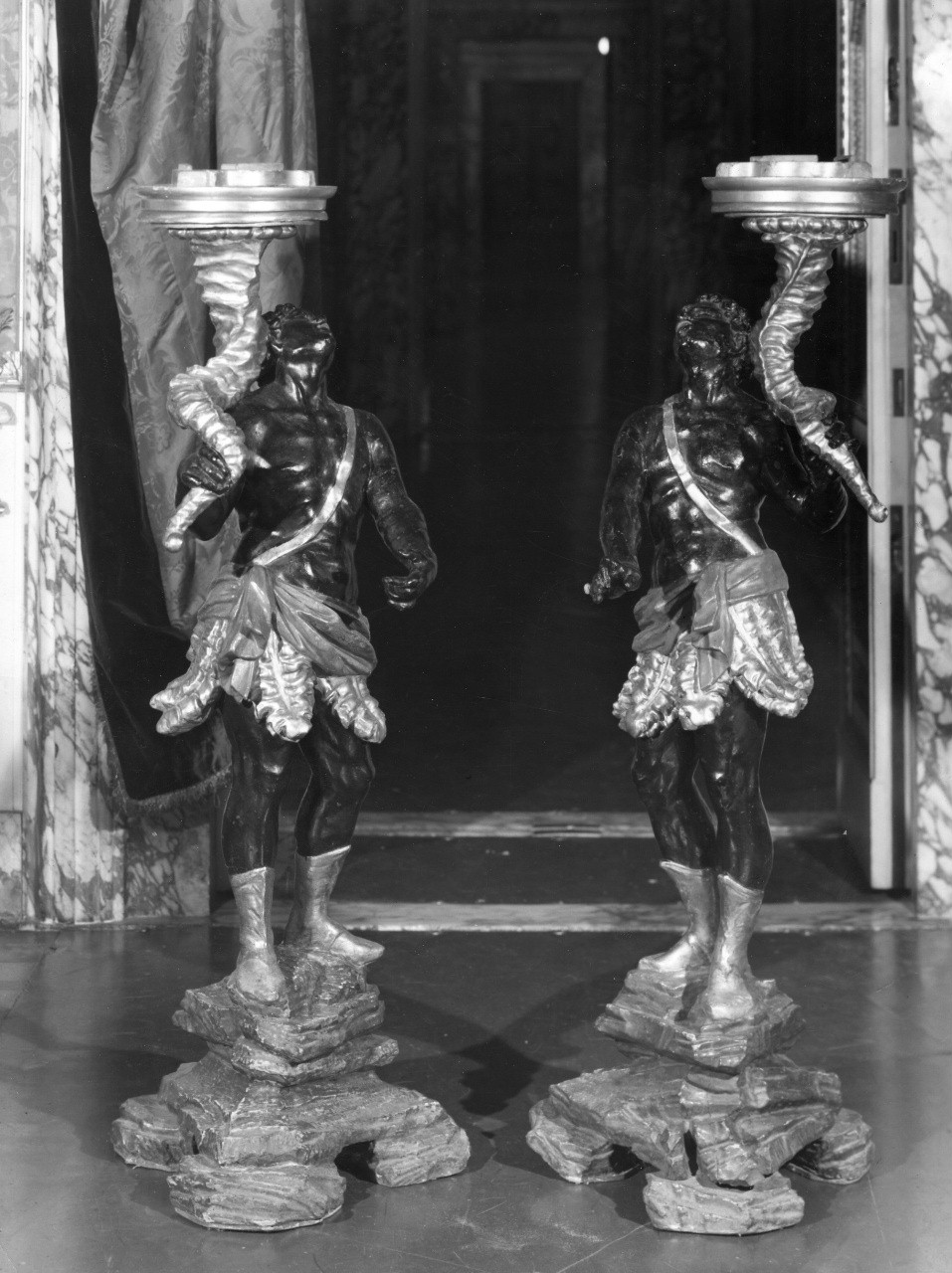 torciera, coppia - manifattura fiorentina (fine sec. XVII)