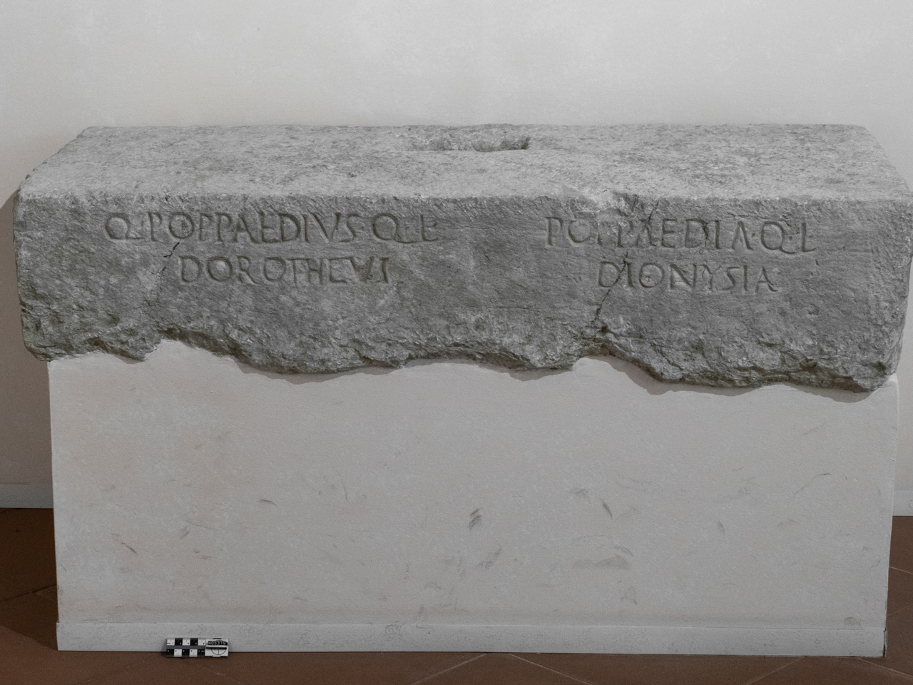 base/ funeraria, rettangolare (I a.C. - I d.C)