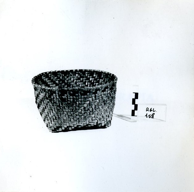 aduku (cesto, ARREDI E SUPPELLETTILI/ CONTENITORI, RECIPIENTI E OGGETTI DI USO DOMESTICO)