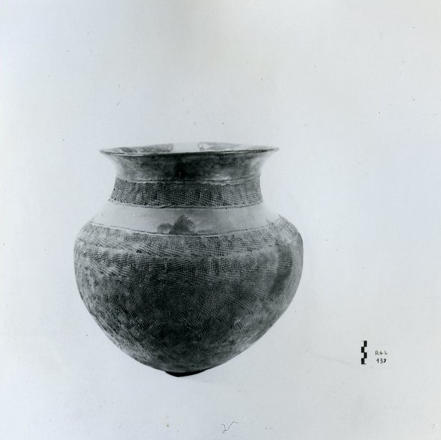 agulu (vaso, fittile, ARREDI E SUPPELLETTILI/ CONTENITORI, RECIPIENTI E OGGETTI DI USO DOMESTICO)