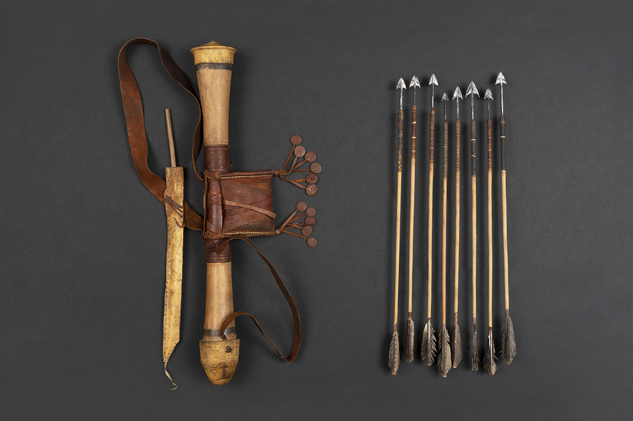 faretra con frecce, STRUMENTI E ACCESSORI/ ARMI E ARMATURE