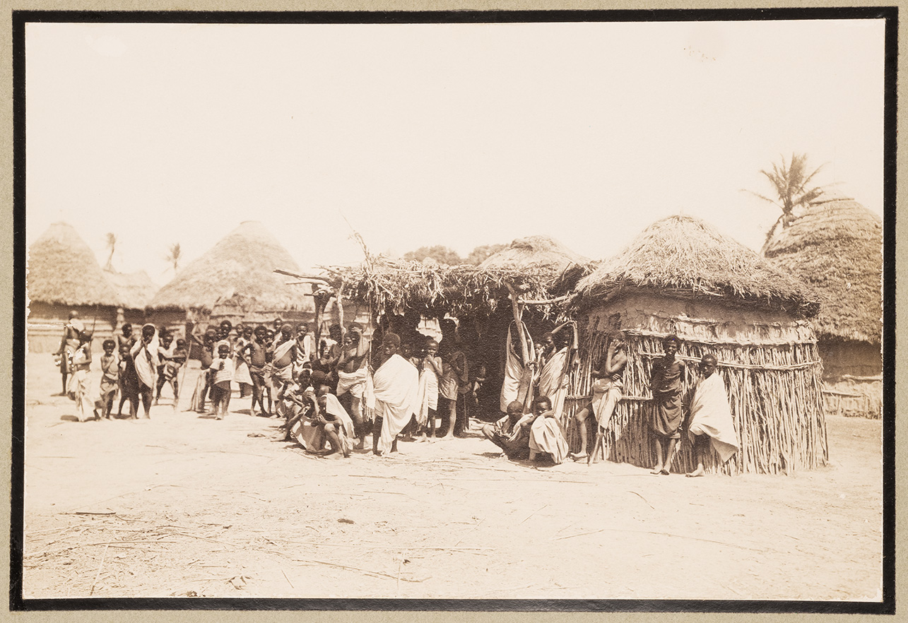 Paesi africani - Colonialismo - Colonie italiane - Campagne coloniali - Colonizzatori italiani - Colonizzazione (positivo, elemento-parte componente) di Anonimo <fotografo italiano> (primo quarto XX)