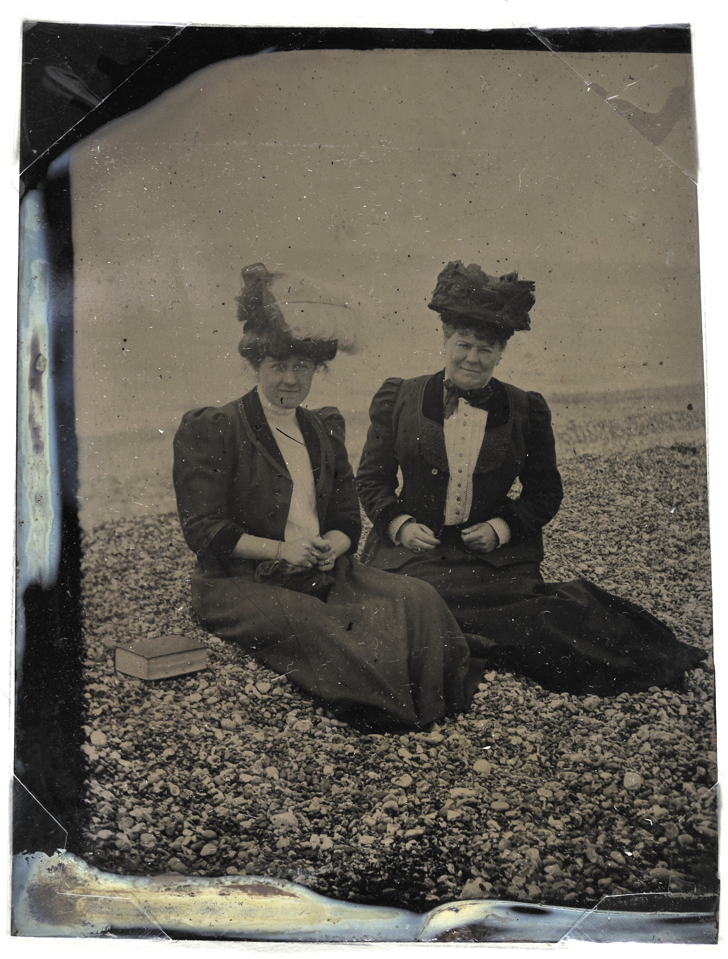 Ritratti fotografici - Persone - Donne (unicum) di Anonimo - ambito americano (inizio XX)