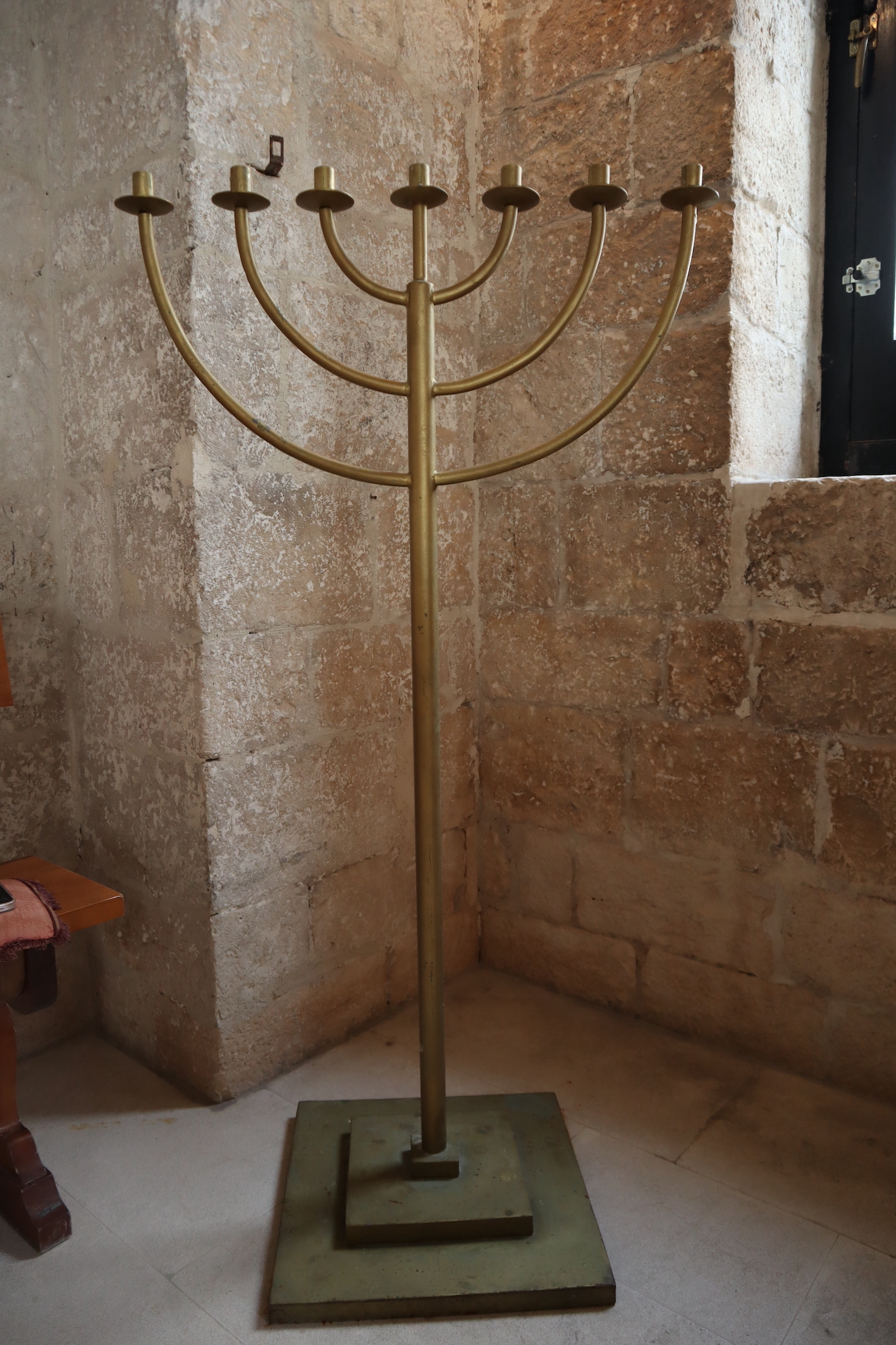 candelabro - ambito Italia centrale, Ambito ebraico (inizio XXI secolo)