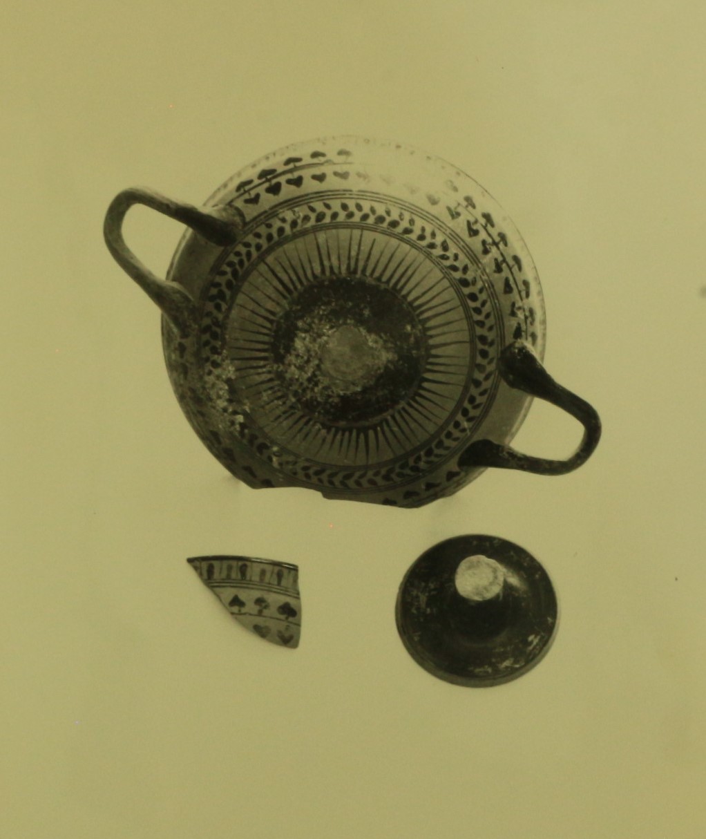kylix, attica a figure nere (inizi V sec. a.C)