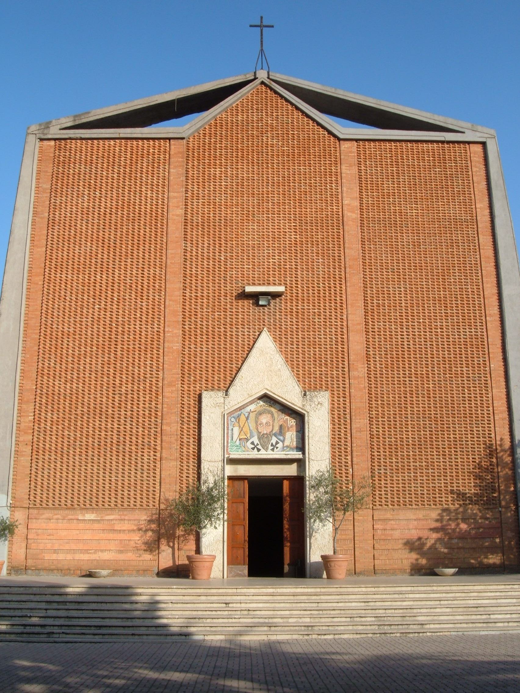 mosaico, lunetta su portale di chiesa di D’Ugo Maurizio - Fazio Claudio- Parretta Rosalia (e aiuti) (a.s. 2001-02)