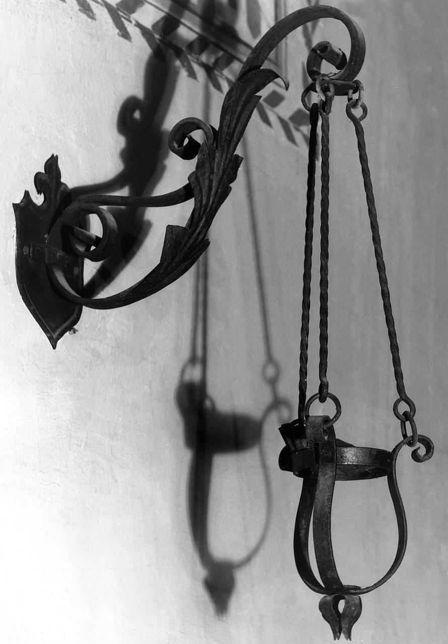 candeliere da parete - produzione toscana (secondo quarto sec. XX)