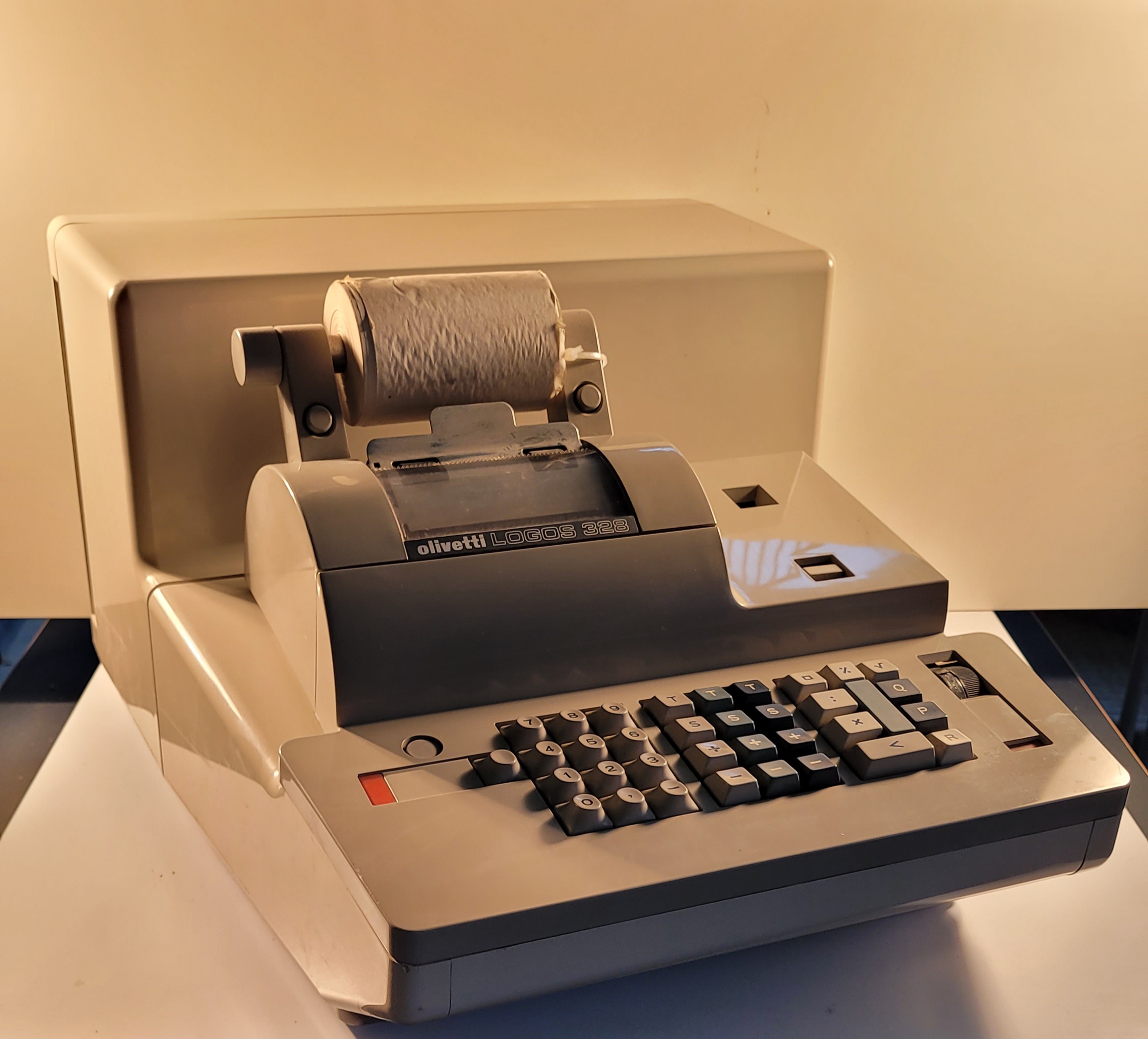 calcolatrice, Olivetti Logos 328 di Olivetti (terzo quarto XX)