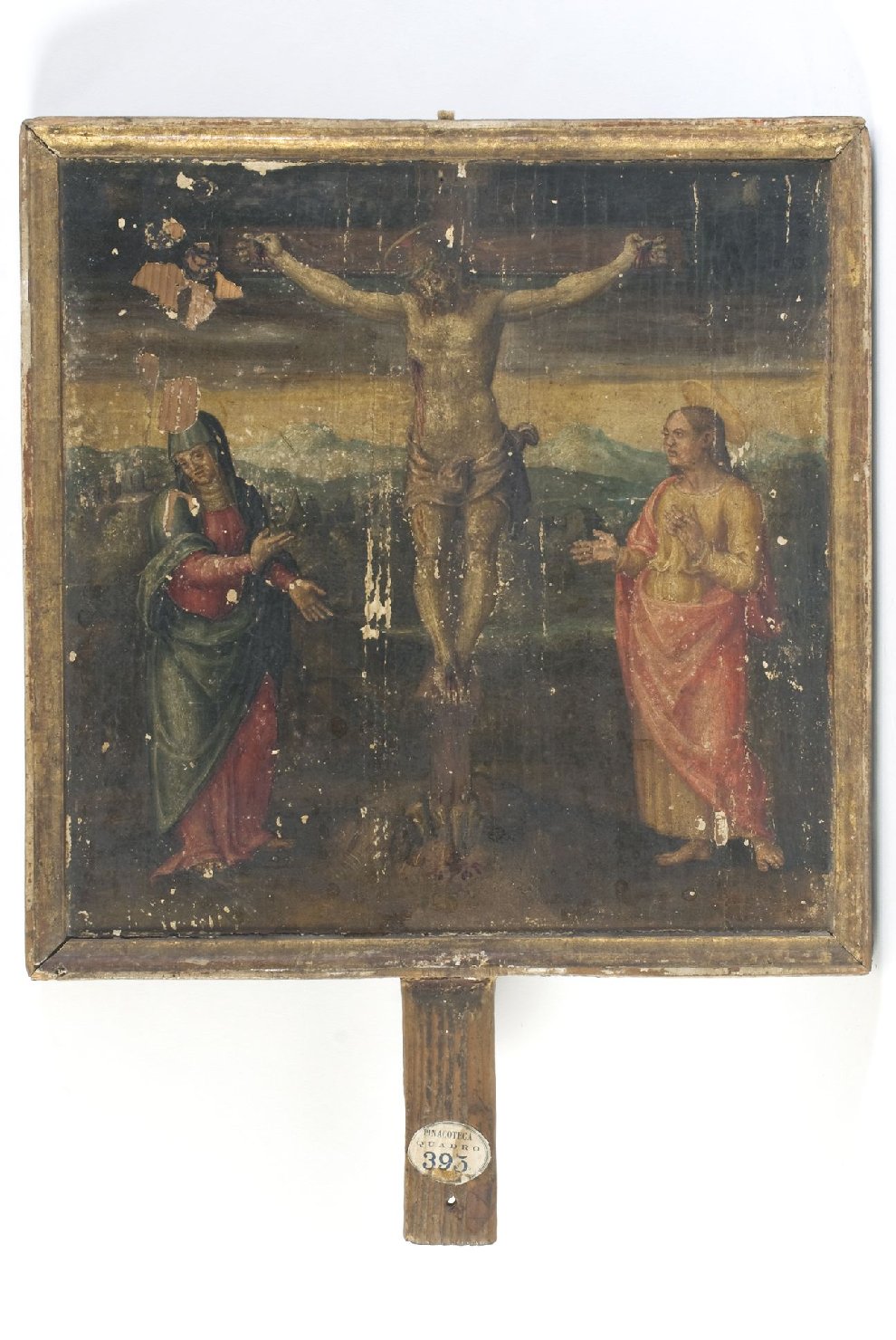Cristo crocifisso tra la Madonna e San Giovanni Evangelista (dipinto, elemento d'insieme) di Pompeo di Piergentile Cocchi (maniera) (secondo quarto sec. XVI)