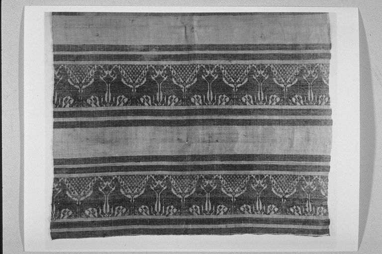 tessuto, frammento - manifattura umbra (secc. XV/ XVI)