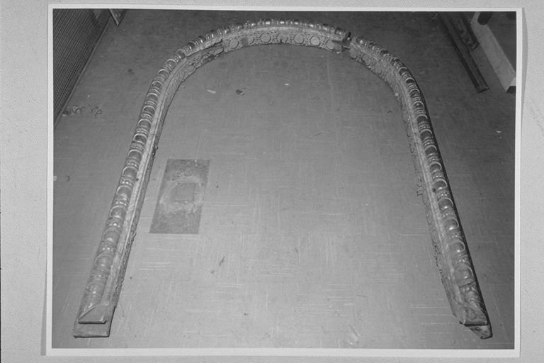 cornice, opera isolata - bottega umbra (sec. XVI)