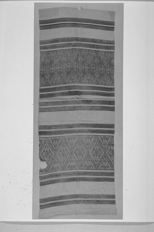 tessuto, insieme - manifattura umbra (secc. XV/ XVI)