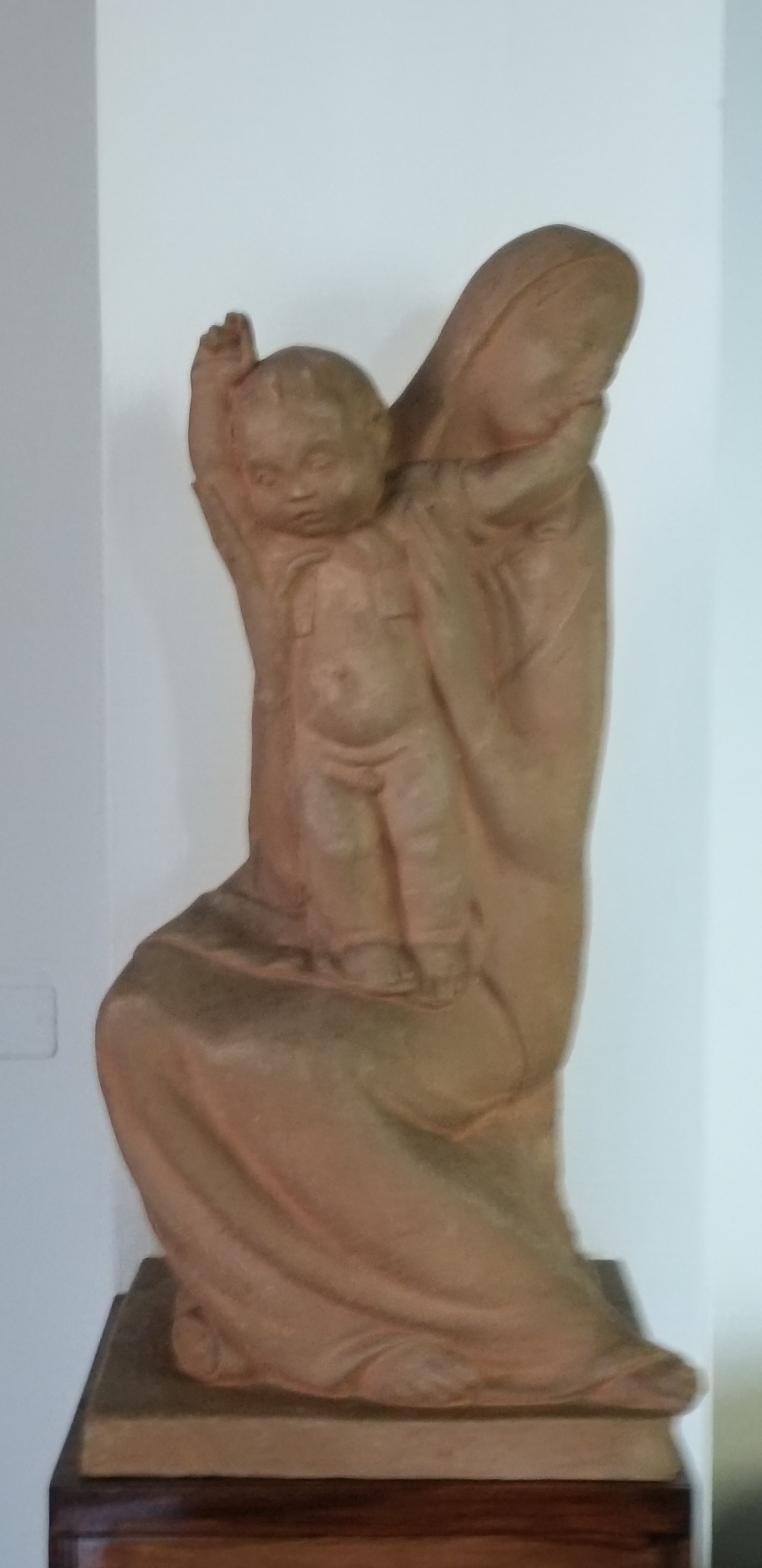 Madonna con Gesù Bambino (scultura, opera isolata) di Andreotti, Libero (primo quarto XX)