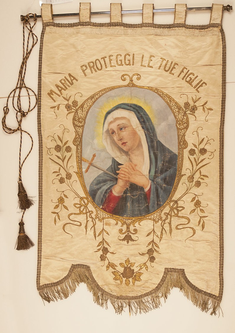 Madonna addolorata (stendardo processionale, opera isolata) - manifattura italiana (prima metà XX)