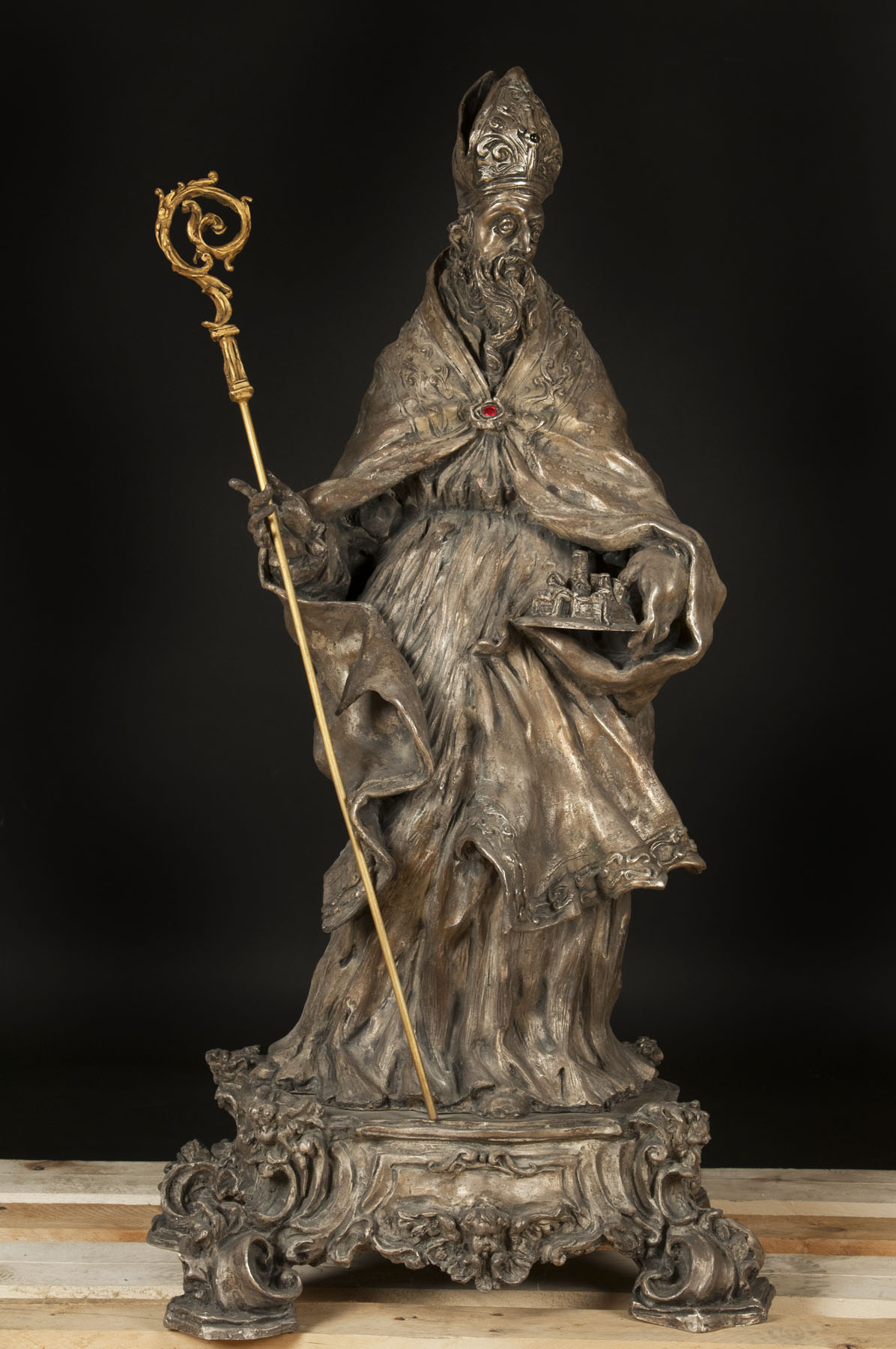 San Benedetto vescovo (scultura, opera isolata) di Ducrot Giuseppe (fine XX)