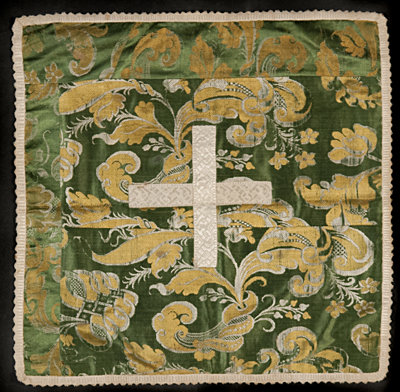 soggetto assente (velo di calice, elemento d'insieme) - manifattura italiana (ultimo quarto XVII)