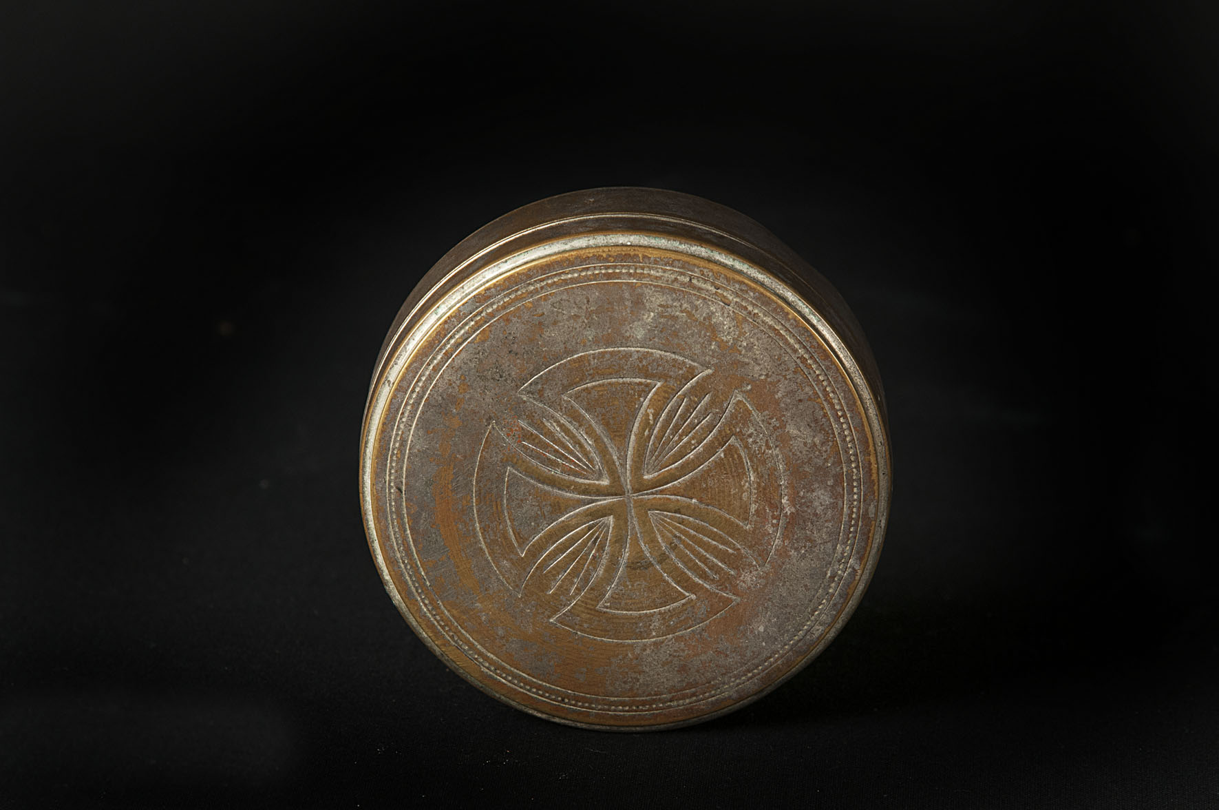 soggetto assente (scatola per ostie, opera isolata) - bottega Italia centrale (sec. XIX)