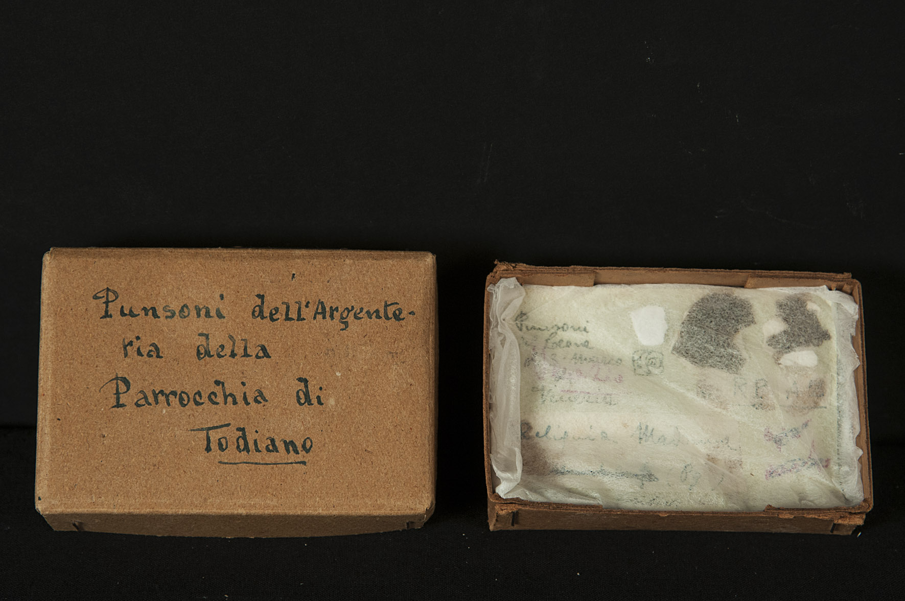 soggetto assente (scatola, opera isolata) - produzione umbra (ca XX)