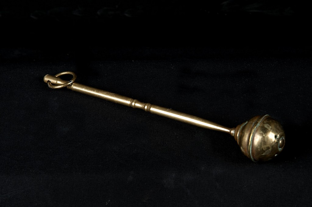 soggetto assente (aspersorio - a pigna, opera isolata) - bottega Italia centrale (sec. XIX)