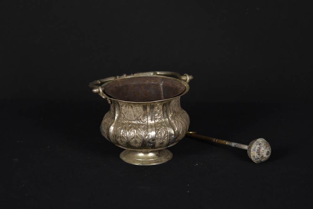 soggetto assente (secchiello per l'acqua benedetta, opera isolata) - bottega Italia centrale (sec. XVIII)