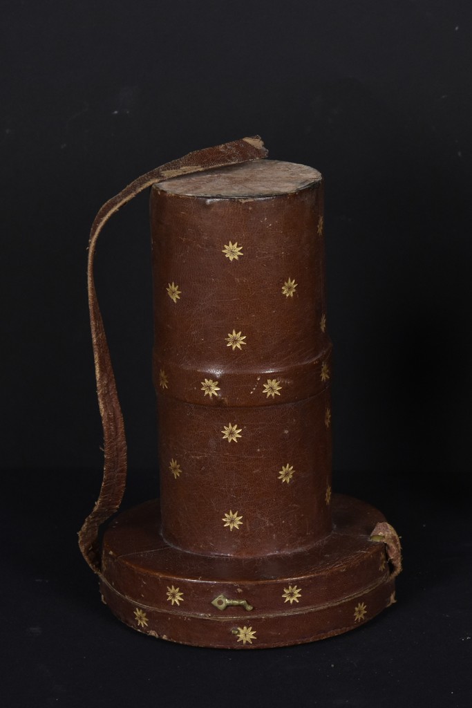 soggetto assente (custodia di calice, elemento d'insieme) - bottega Italia centrale (sec. XVIII)