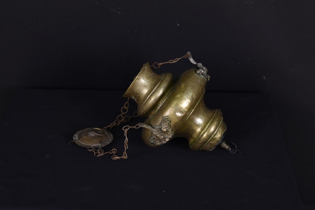 soggetto assente (lampada pensile - a vaso, opera isolata) - bottega Italia centrale (sec. XVIII)