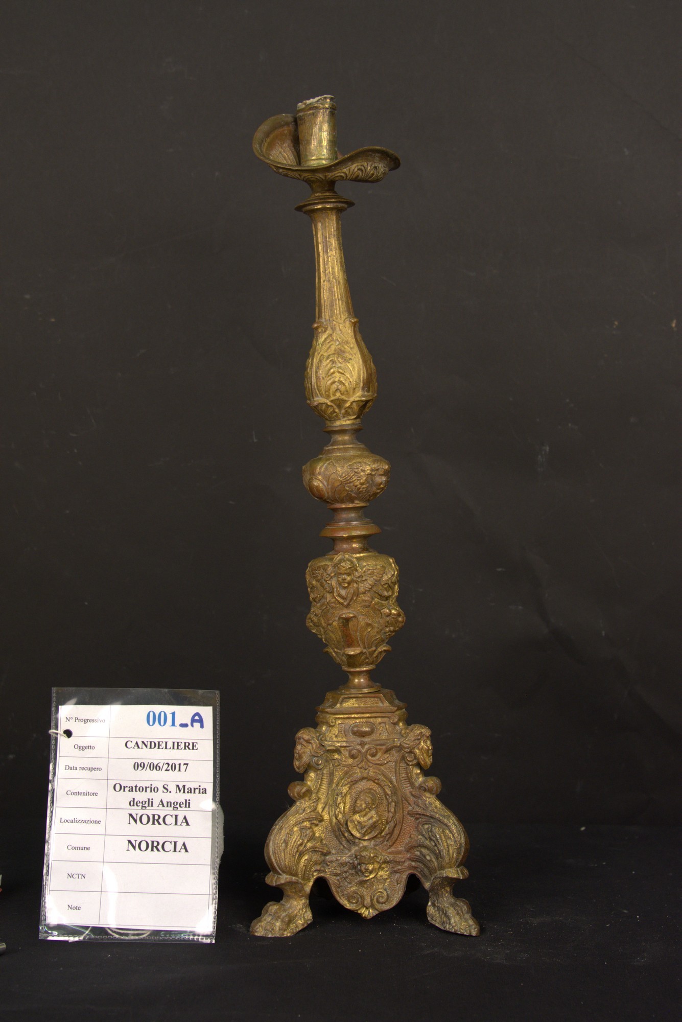 soggetto assente (candeliere, elemento di serie) - ambito italiano ((?) XIX)