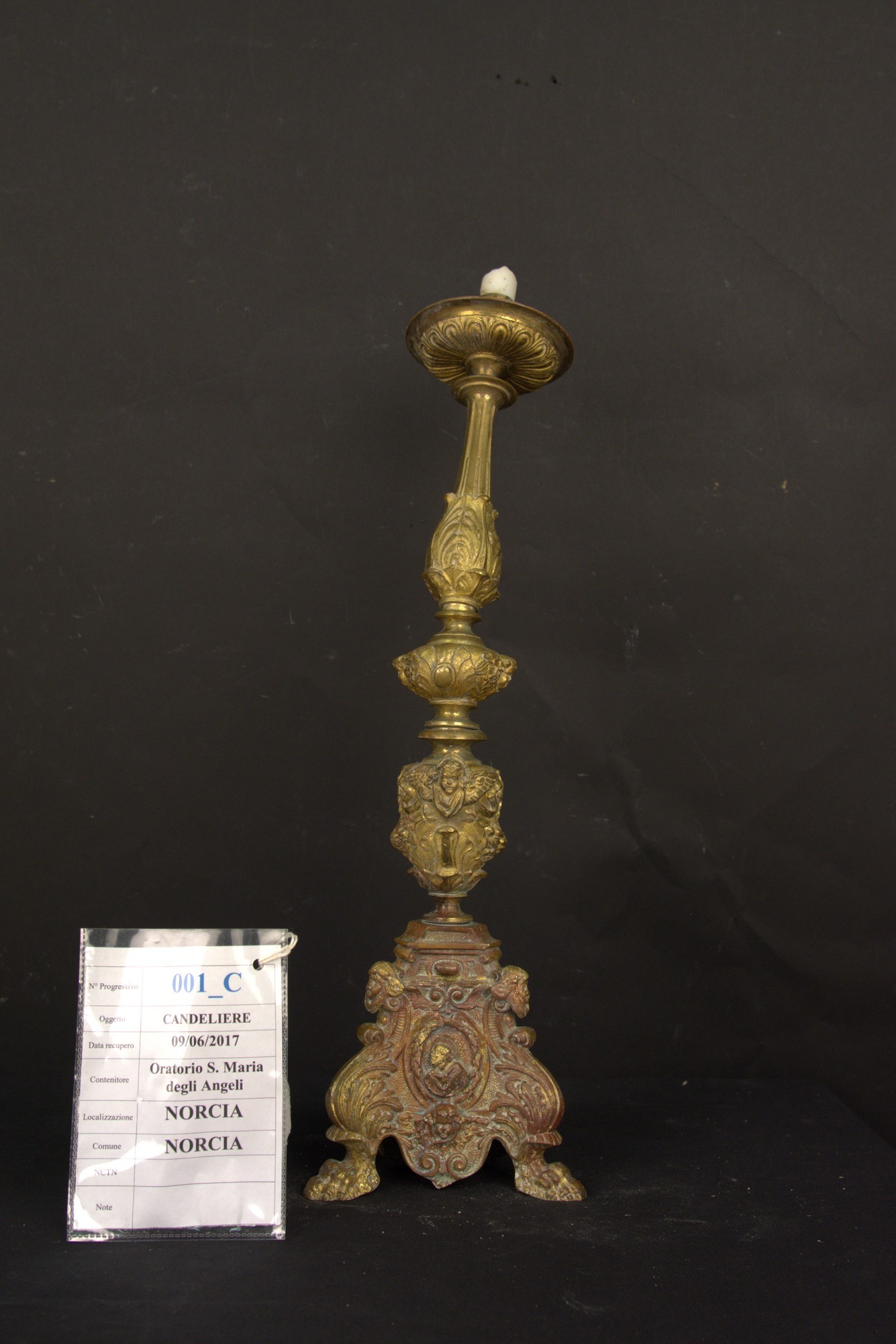 soggetto assente (candeliere, elemento di serie) - ambito italiano ((?) XIX)