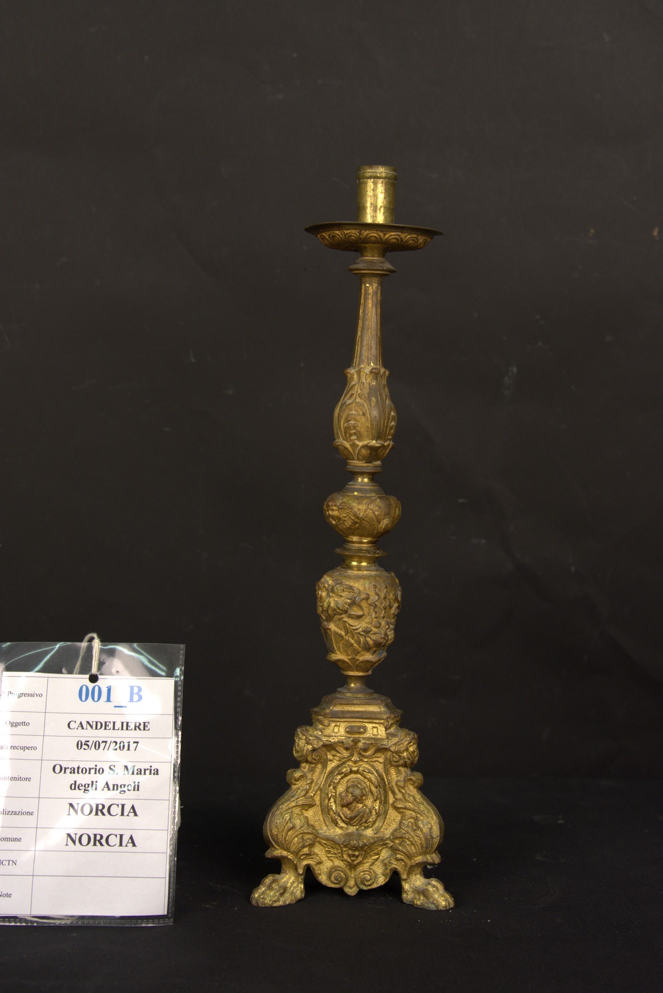 soggetto assente (candeliere, elemento di serie) - ambito italiano ((?) XIX)