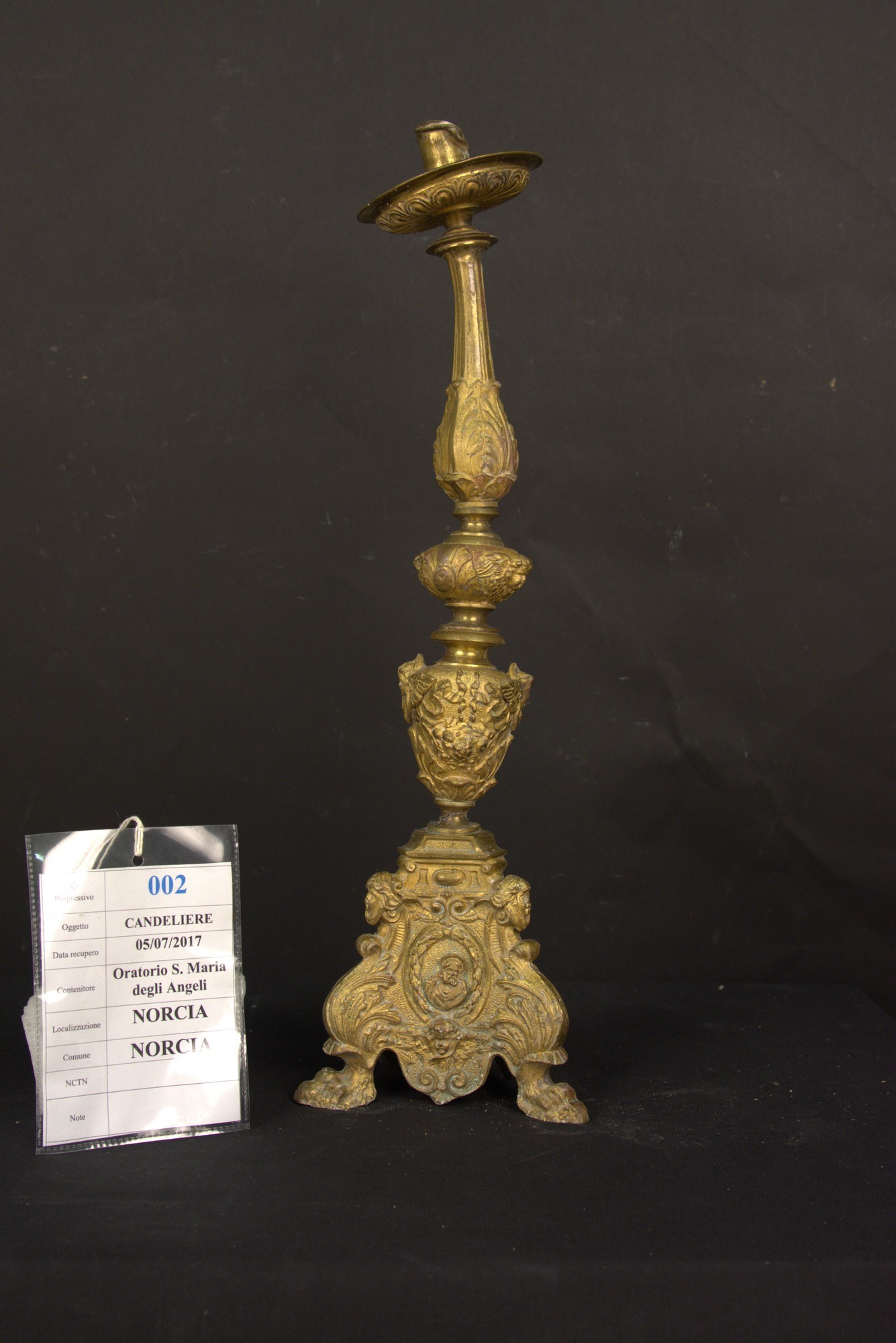 soggetto assente (candeliere, elemento di serie) - ambito italiano ((?) XIX)