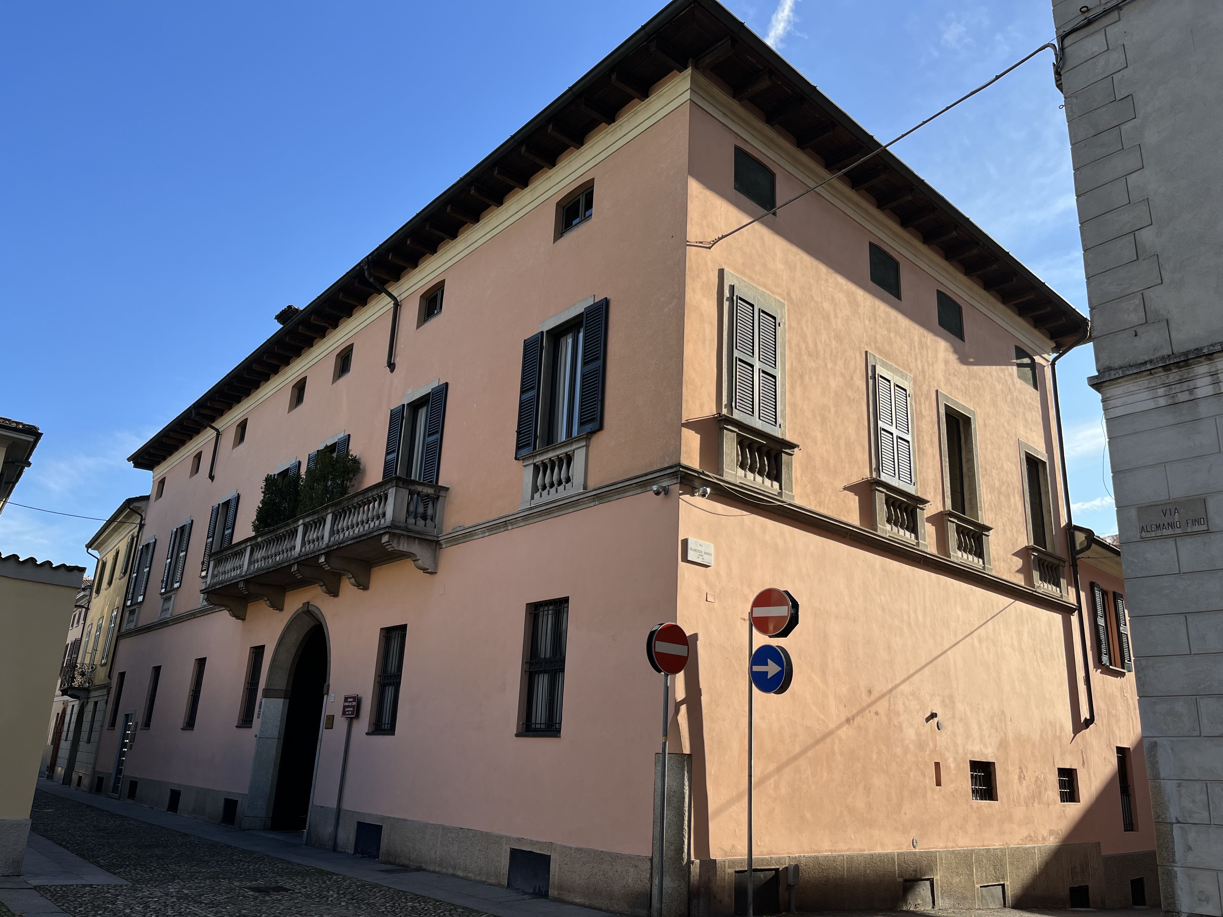 [Palazzo in Via Alemanio Fino, 29] (palazzo) - Crema (CR)  (XVII)