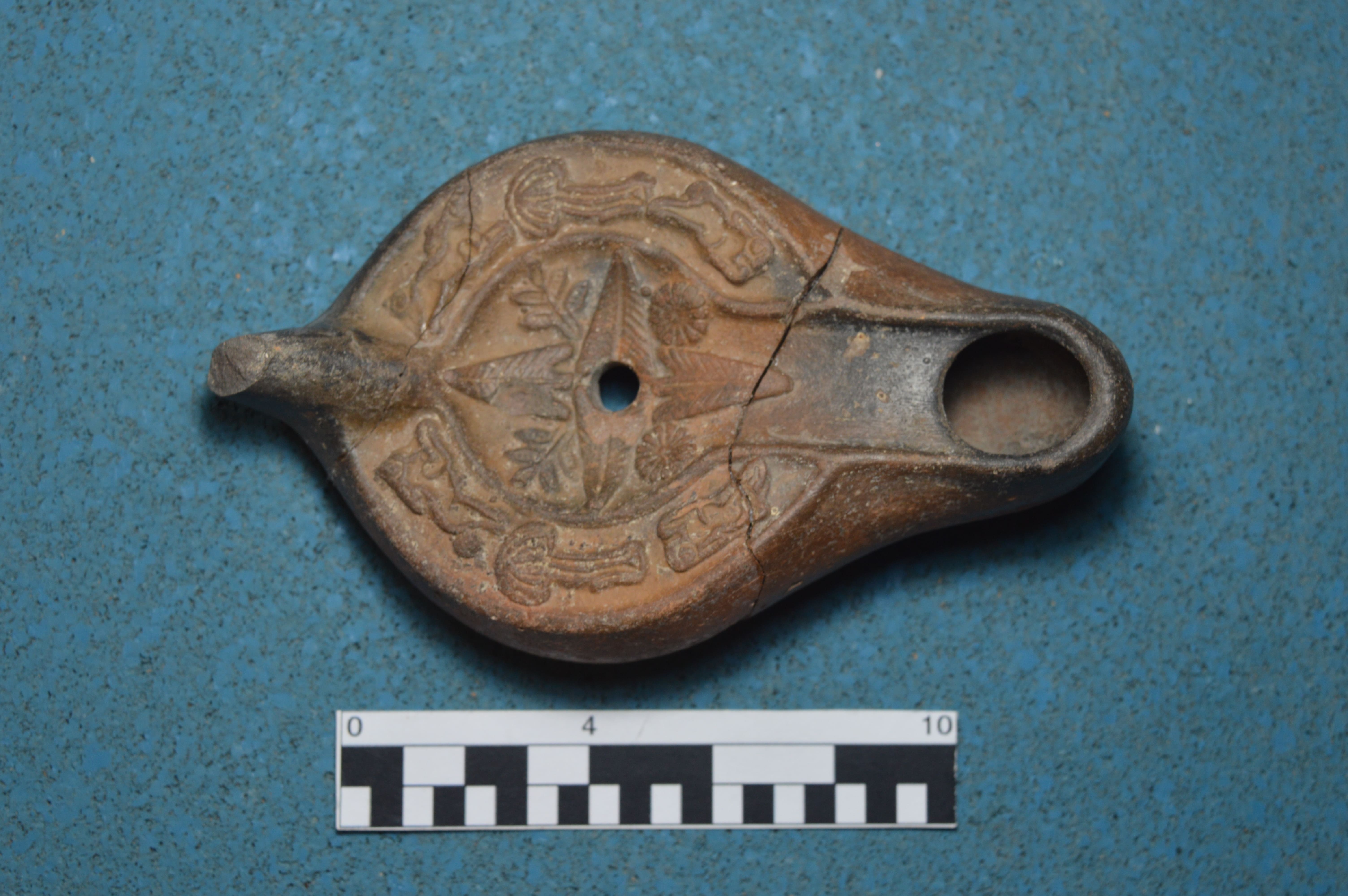 SINGOLO OGGETTO/ lucerna, SECOLI/ V