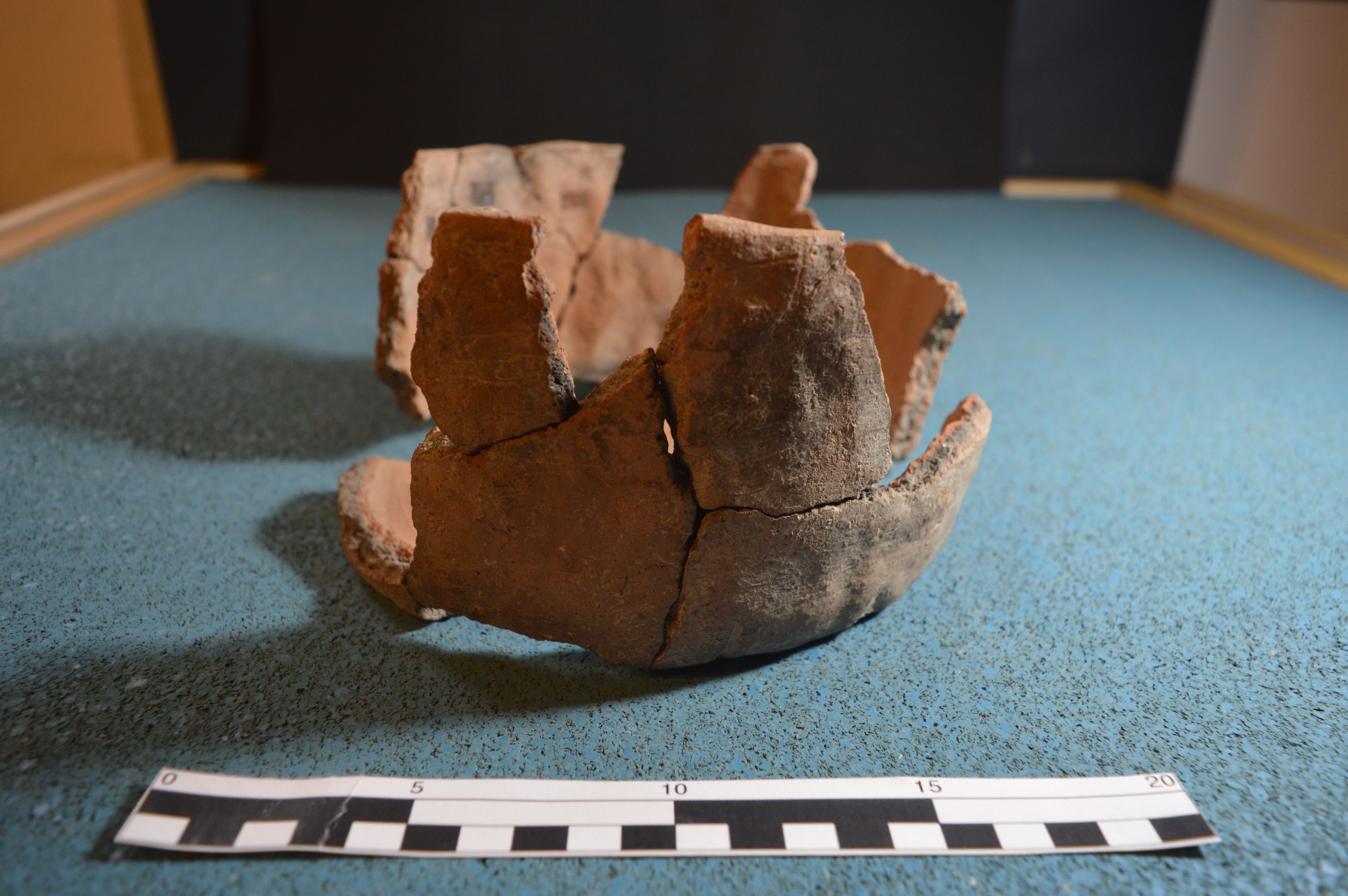 SINGOLO OGGETTO/ pentola, SECOLI/ XIV